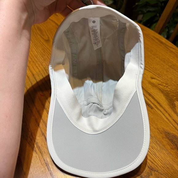 Lululemon Drawcord Hiking Cap Size S/M NWT - Picture 5 of 10